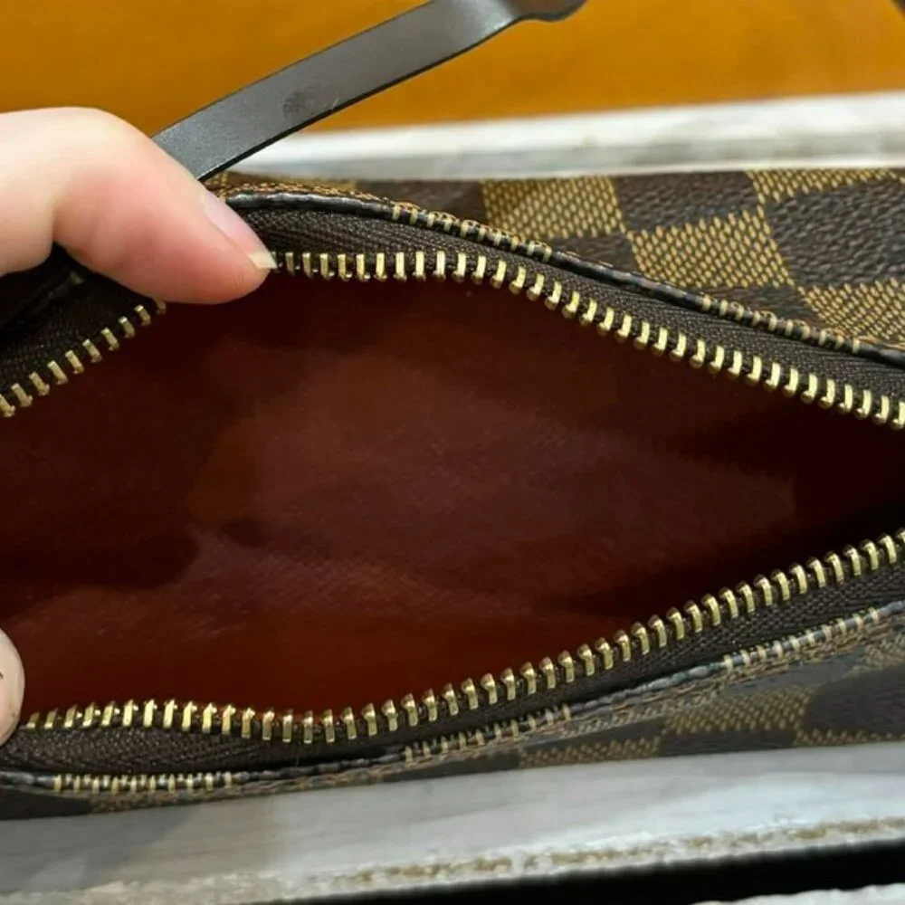 Louis Vuitton Damier Ebene Pouchette - Picture 7 of 11